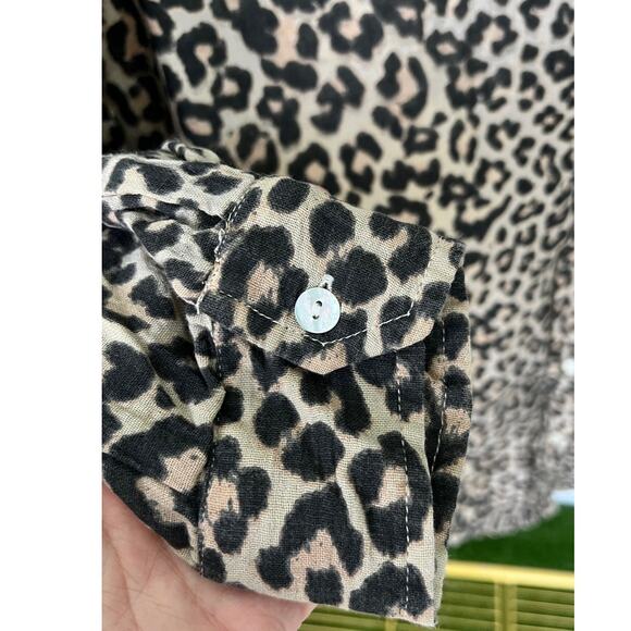 NWT Anthropology by Kyla Seo Women's Kapri Shirt Size Small Wild Cheetah - Picture 6 of 13